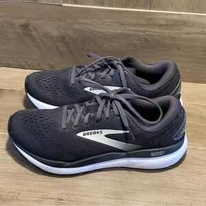 Brooks Ghost 16 Neutral Running Shoe Black/Grey/White 8 Medium